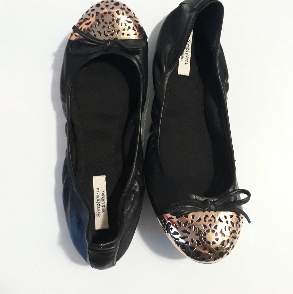 Simply Vera Vera Wang ballet shoes size 9.